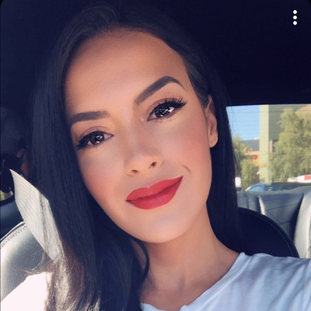 Meet your Posher, Ashley